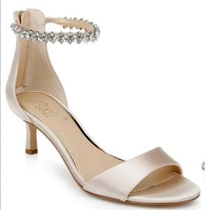 Jewel by Badgley Mischka Lorraine size 8 1/2
